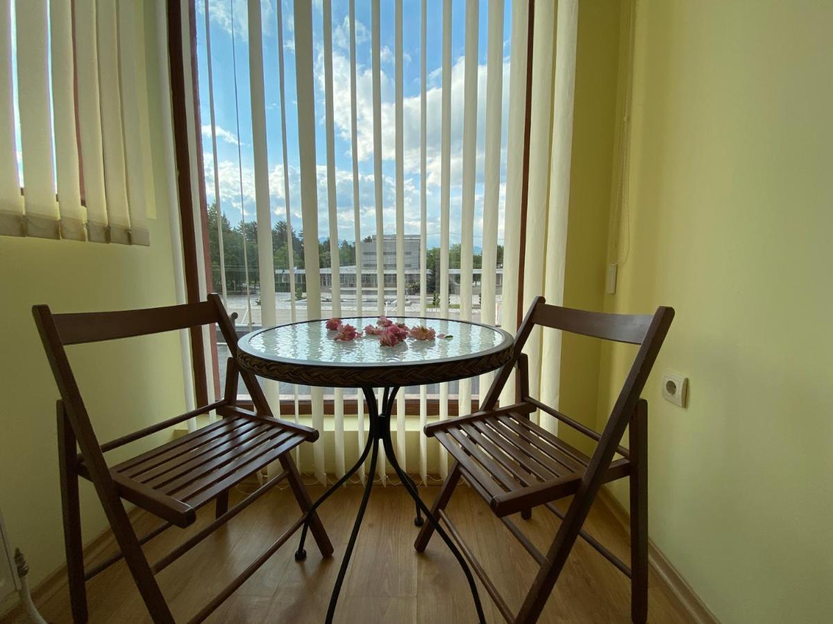 Family Hotel Kavrakovi Pavel Banya Exterior foto